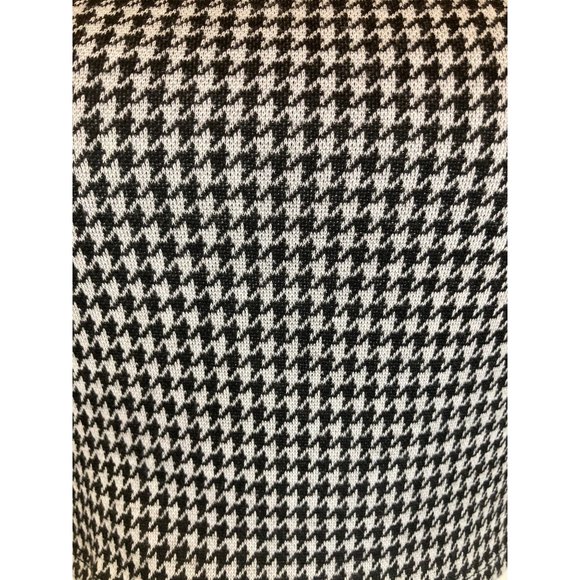 Mixed Threads Houndstooth Cutout Top - Picture 2 of 9